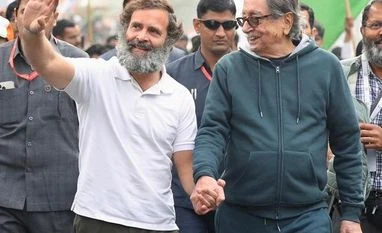 Ex-RAW chief AS Dulat joins Rahul Gandhi's Bharat Jodo Yatra in Delhi Ex-RAW chief AS Dulat, Rahul Gandhi, Bharat Jodo Yatra