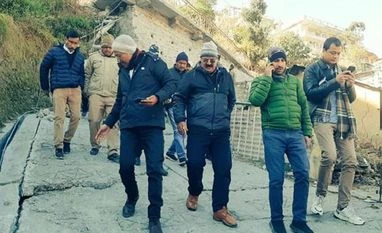 Geophysical scientists from Hyderabad to study land subsidence in Joshimath Hyderabad's CSIR experts to study land subsidence issue in Joshimath
