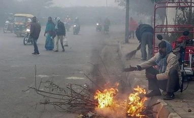 Delhi gets temporary respite from cold, min temp at 12 degree C, AQI at 341 Delhi winters, cold wave