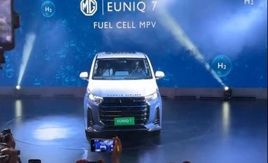 Auto Expo 2023: MG Motor India unveils hydrogen fuel-cell powered 'Euniq 7' MG Euniq 7