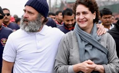 Congress leader Priyanka Gandhi joins Rahul's Bharat Jodo Yatra in J&K Priyanka Gandhi, Rahul Gandhi, Bharat Jodo yatra, congress