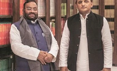 State scan: Tulsidas configured in Uttar Pradesh's caste strategy Swami Prasad Maurya, Akhilesh Yadav