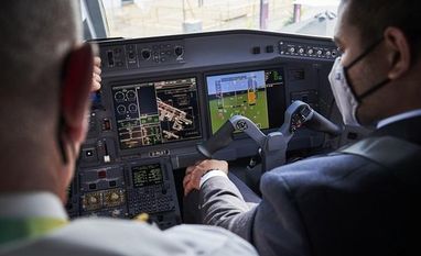 Jets, airplanes Photo: Bloomberg