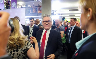 Bajaj Auto stock up 2% on launch of world's 1st CNG bike; Hero Moto down 3% qqqqq