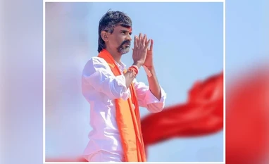 India Services PMI hits 15-year high in August on new orders, output rise Full size