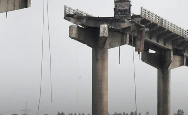 FAA finds no fuel system fault in Air India Dreamliner crash probe bridge-collapse